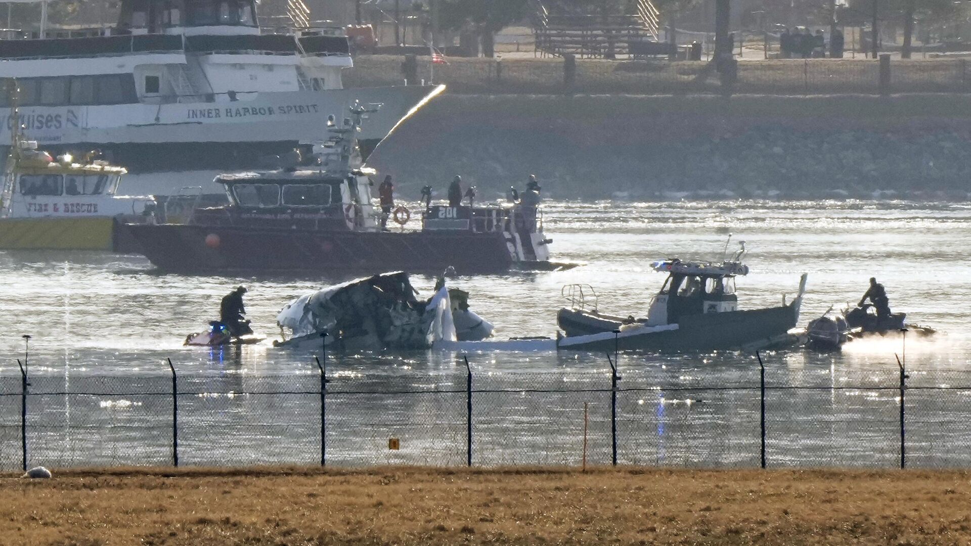 Пентагон засекретил имя одного военного из врезавшегося в лайнер вертолета