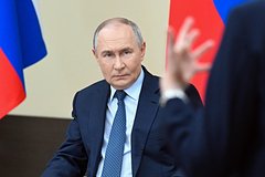 Россиянка решила поставить Путина в известность о годовой яме во дворе