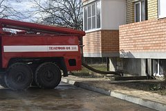 В российском городе девятиэтажка оказалась под угрозой обрушения из-за потопа