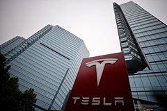 Трейдеры нажились на падении акций Tesla