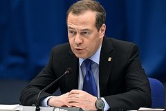 Медведев обратился к Макрону и Шольцу по итогам выборов в Европарламент