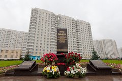 В Москве изрисовали памятник Ахмату Кадырову