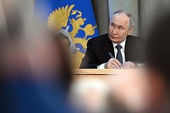 Путин рассказал о регулярных докладах главы Генштаба о ситуации в зоне СВО